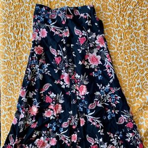 NWT Loft Floral Button Midi-Skirt Size XS